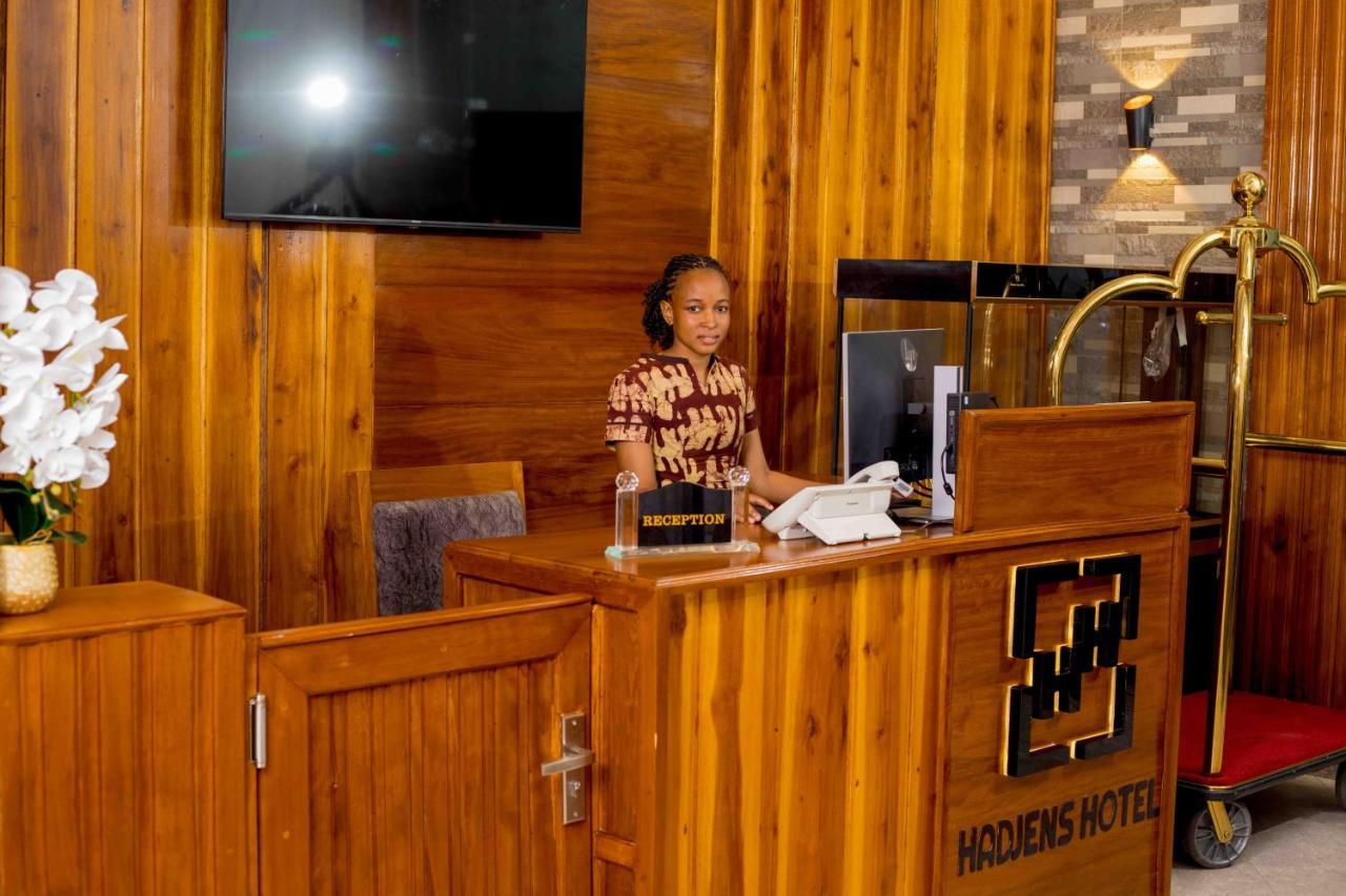 Hadjens Hotel Мванза Экстерьер фото